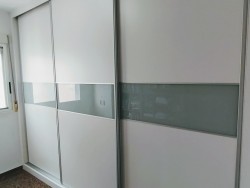 Armario de 3 puertas correderas