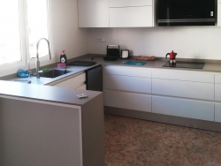 Cocina con peninsula