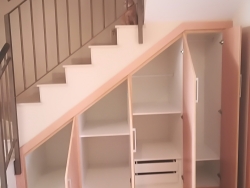 Armario bajo escalera